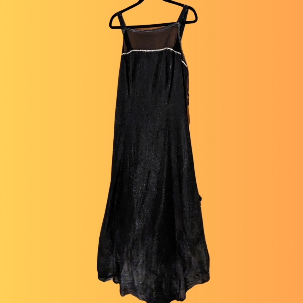 A line sleeveless evening gown